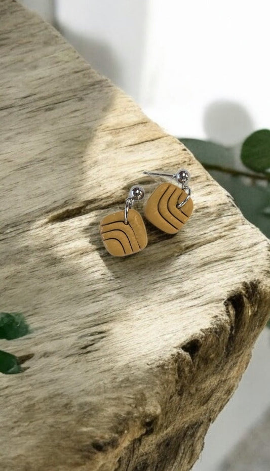 Small Geometric Dangle